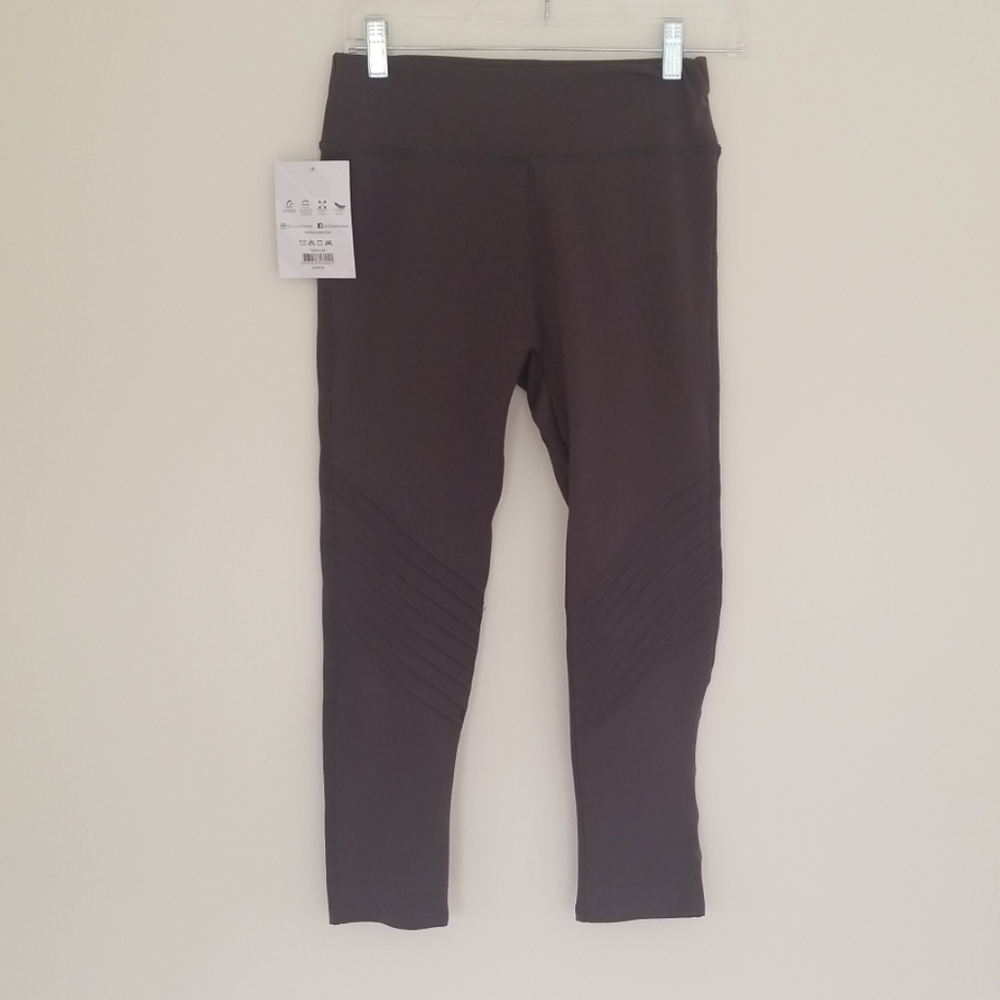 New cropped leggings